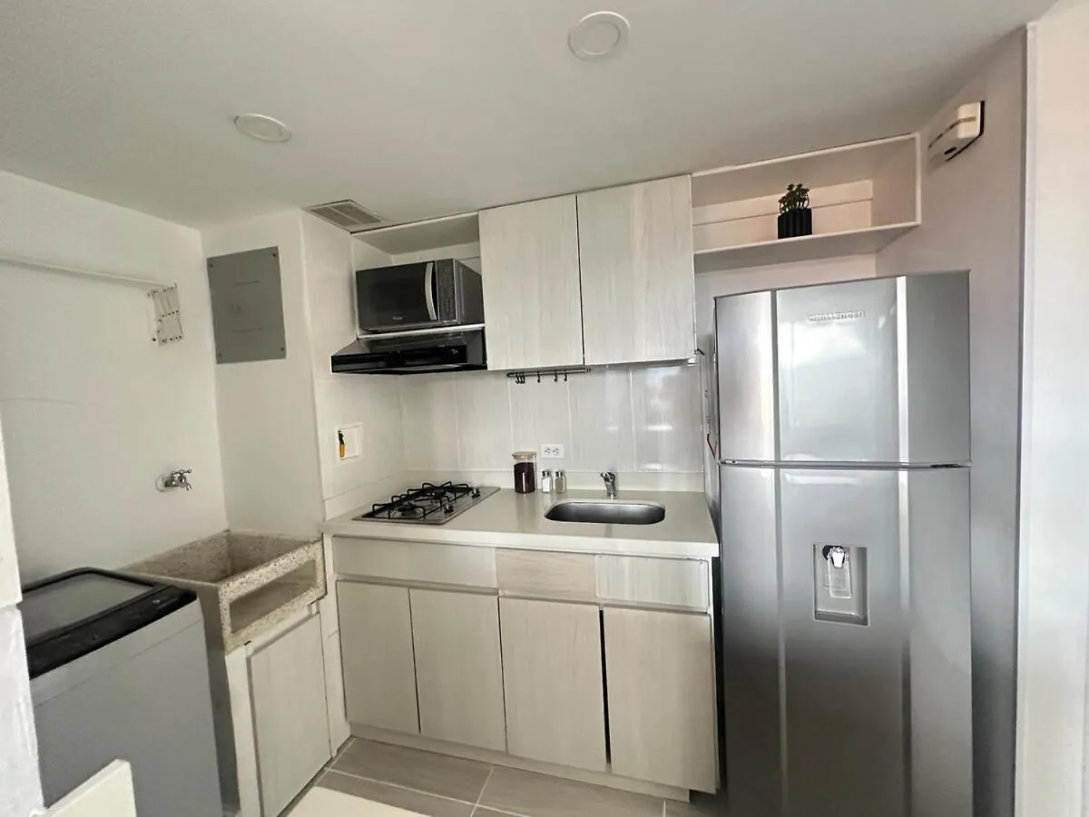 Apartment Ac, Fast Wifi 400 Mg, Quiet, Nature In El Poblado Medellin
