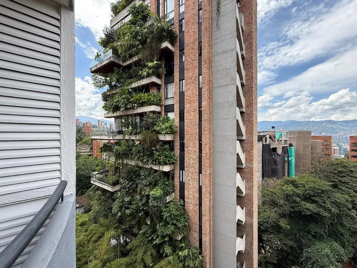 Ac, Fast Wifi 400 Mg, Quiet, Nature In El Poblado Medellin