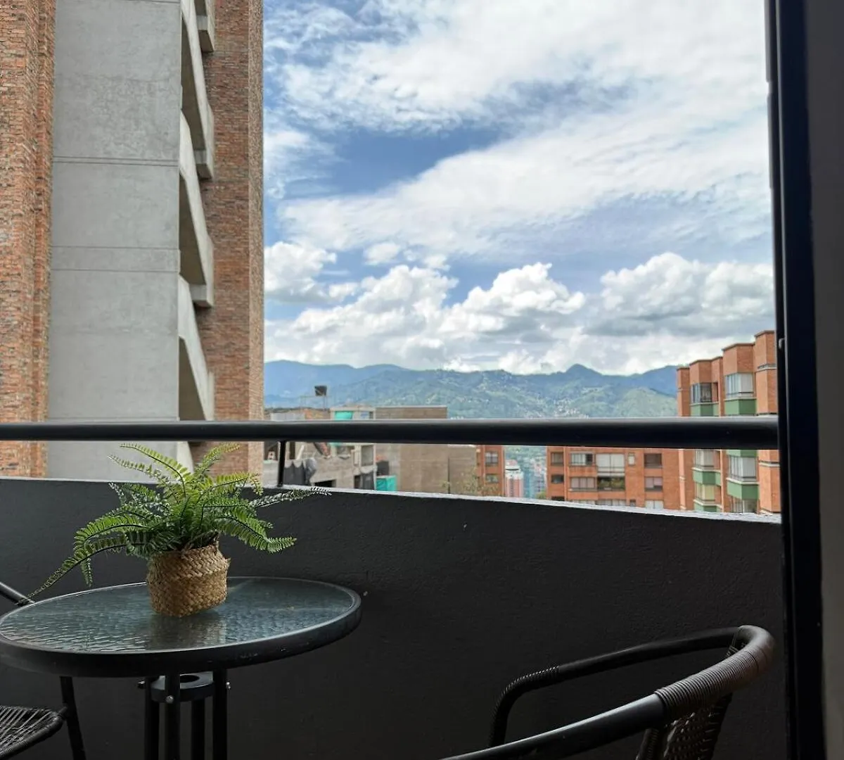 Ac, Fast Wifi 400 Mg, Quiet, Nature In El Poblado Medellín 0*,